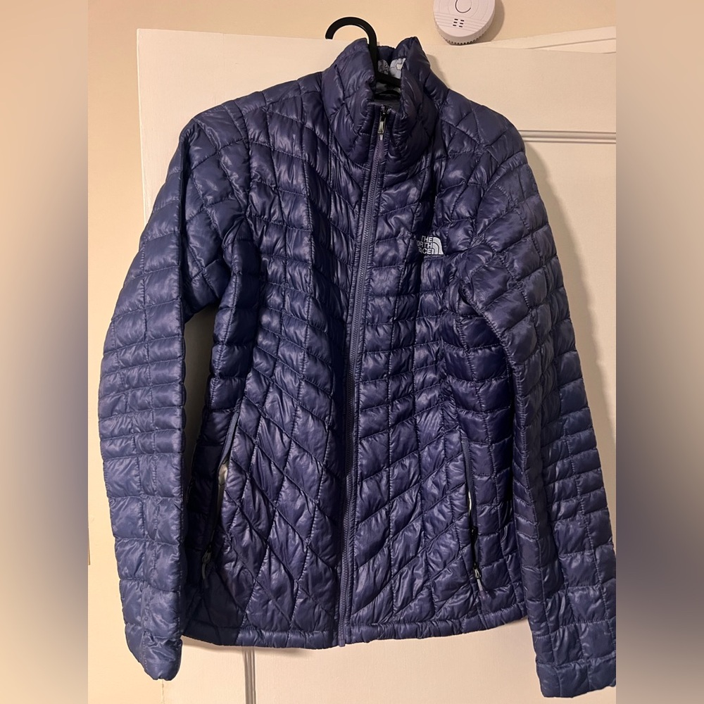 North Face puffer jacket size small